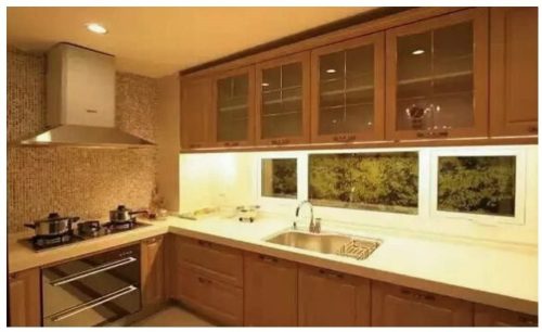 كشاف رف فيليبس 9.6 وات متصل